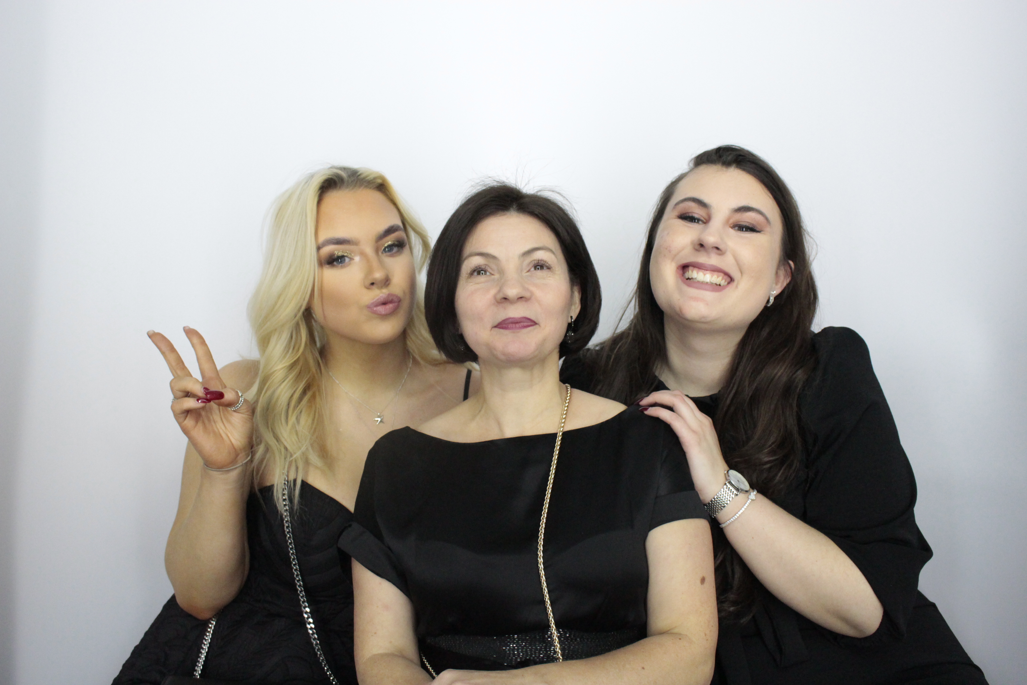 End of Year Party – Aviator  | View more photos from the event at gallery.myphotoboothexperience.co.uk/u/MyPhotoBoothExperienceLtd/End-of-Year-Party-–-Aviator